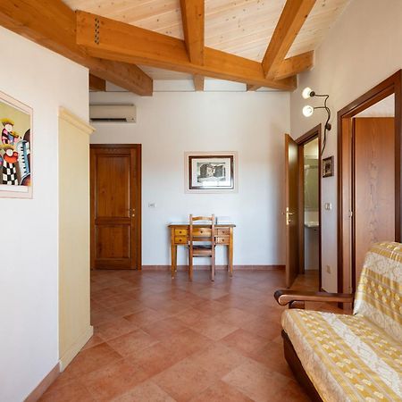 Lola Piccolo Hotel E Appartamenti Марина-ди-Гроссето Экстерьер фото