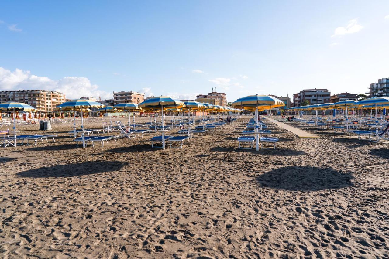 Lola Piccolo Hotel E Appartamenti Марина-ди-Гроссето Экстерьер фото