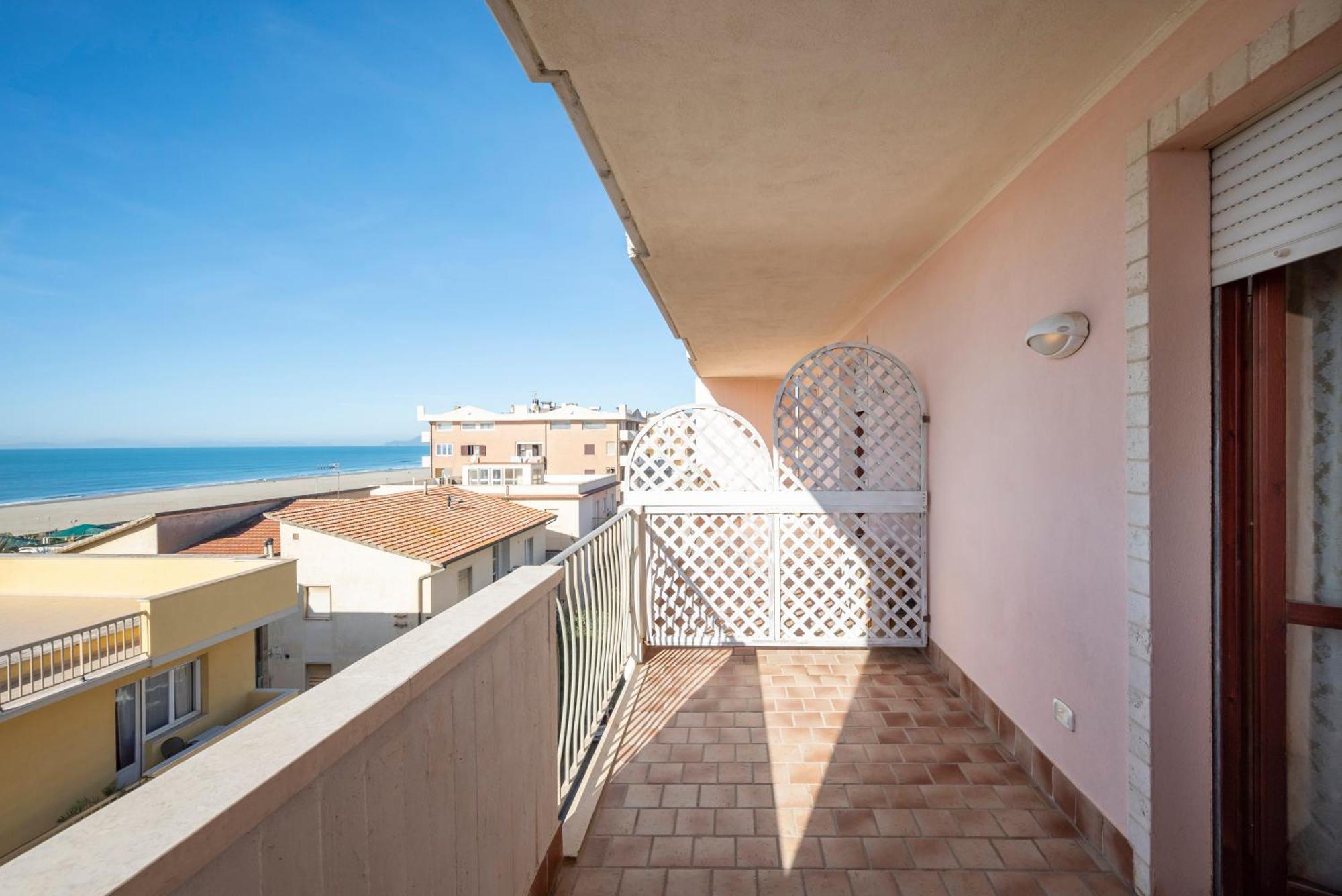 Lola Piccolo Hotel E Appartamenti Марина-ди-Гроссето Экстерьер фото