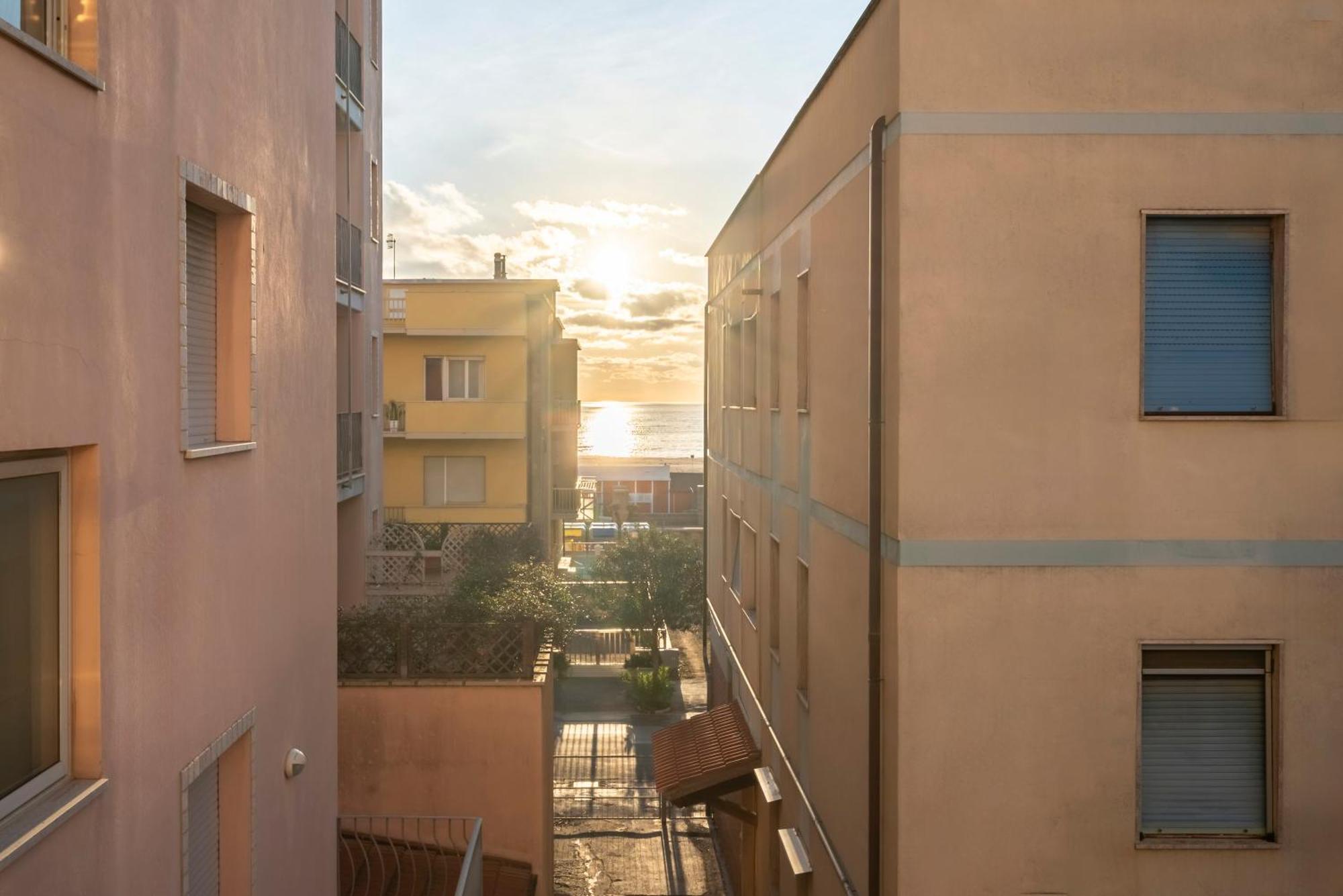 Lola Piccolo Hotel E Appartamenti Марина-ди-Гроссето Экстерьер фото