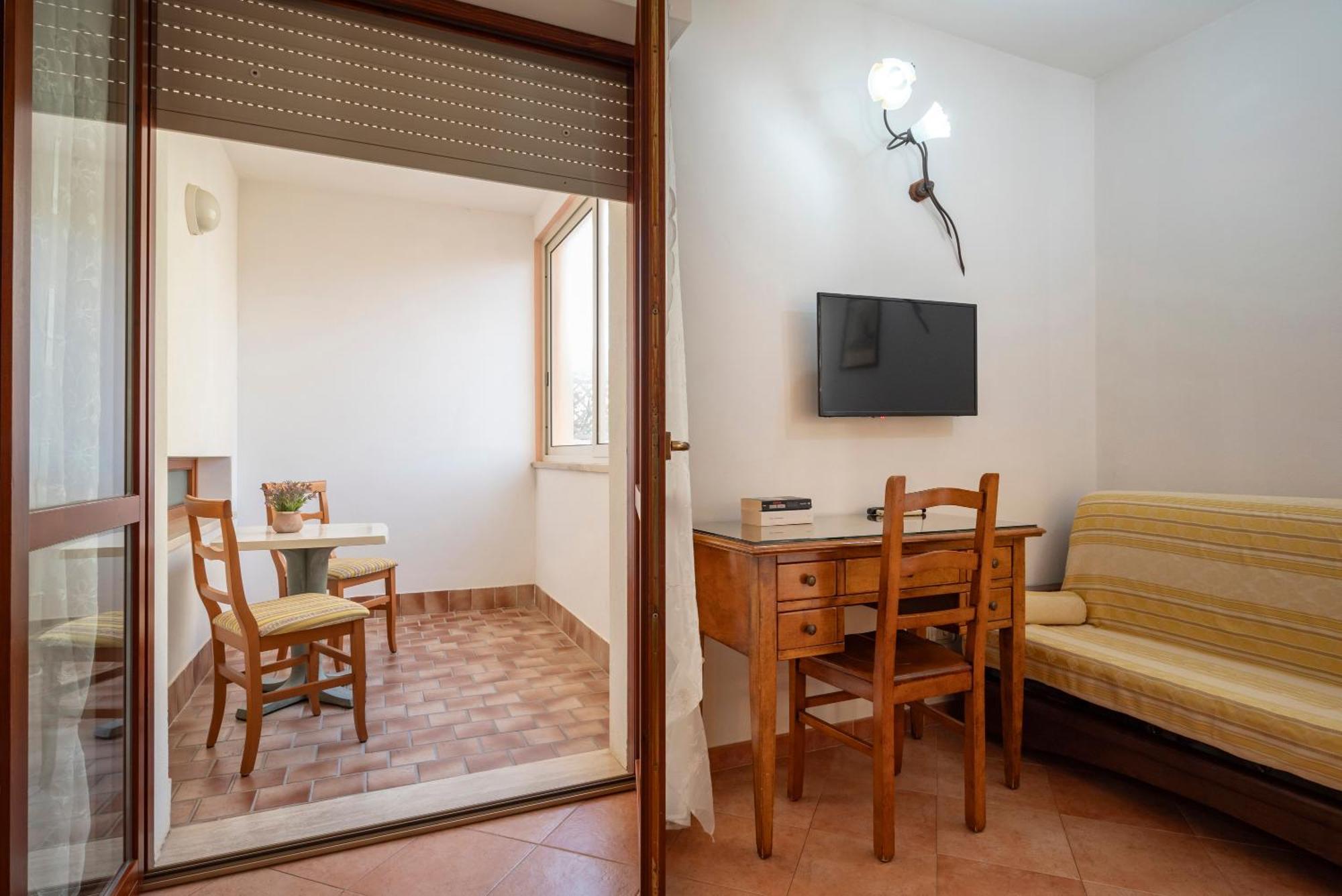 Lola Piccolo Hotel E Appartamenti Марина-ди-Гроссето Экстерьер фото