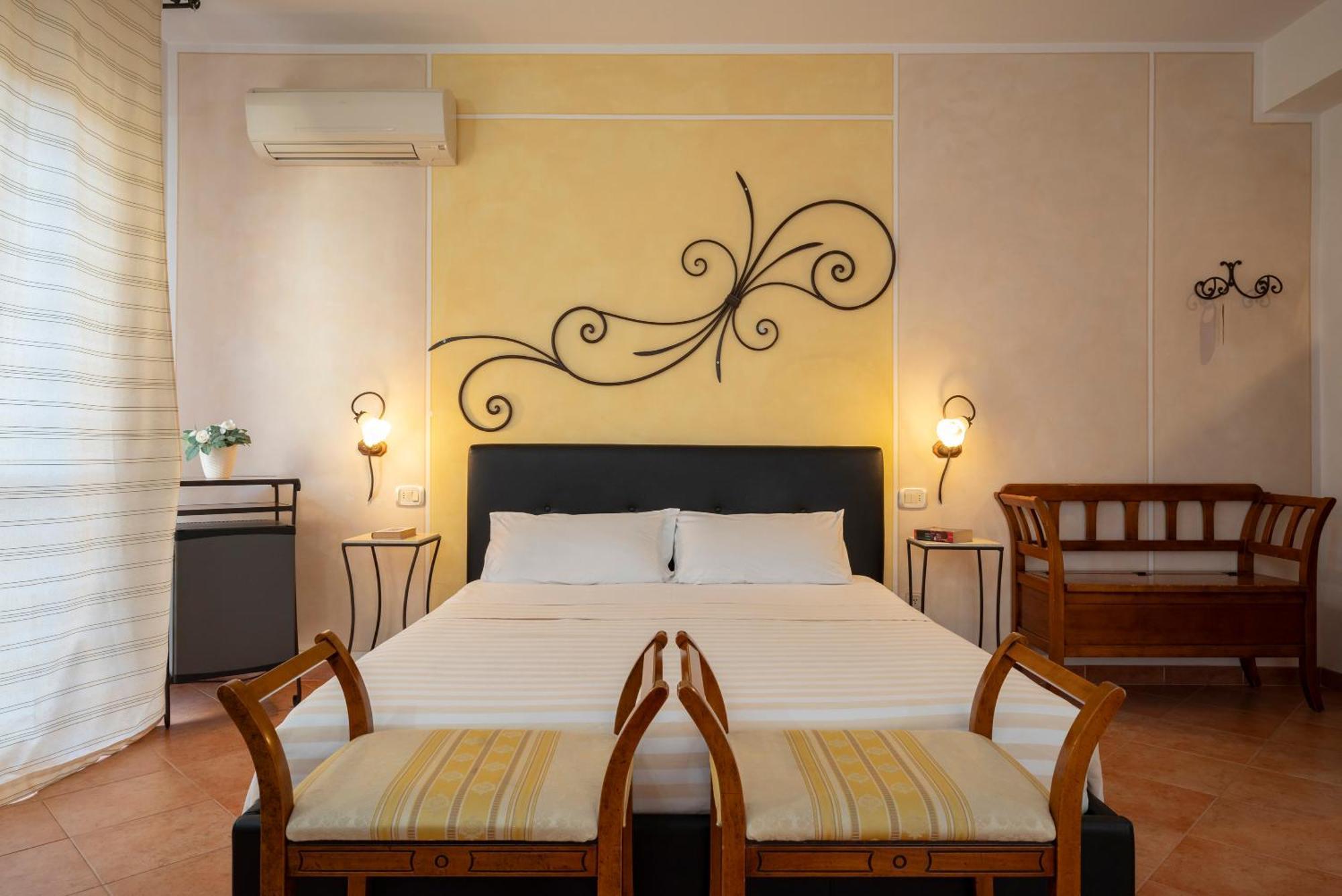 Lola Piccolo Hotel E Appartamenti Марина-ди-Гроссето Экстерьер фото