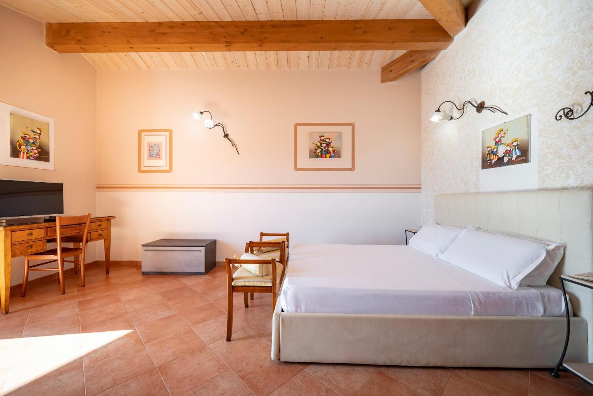 Lola Piccolo Hotel E Appartamenti Марина-ди-Гроссето Экстерьер фото